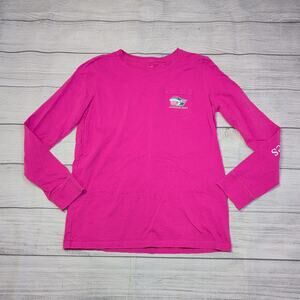14 Vineyard Vines Elf Whale Graphic Tee